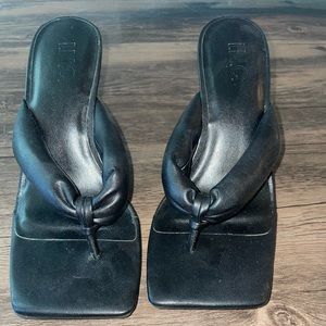 Black stiletto heels size 6